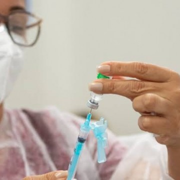 Recife começa a vacinar contra covid-19 bebês com 1 e 2 anos sem comorbidades nesta segunda-feira (26)