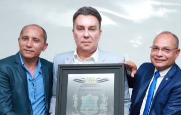 Ricardo Teobaldo recebe título de cidadão de São Lourenço da Mata