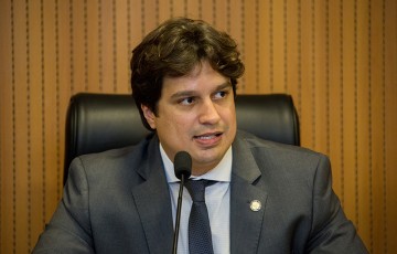 Lucas Ramos critica projeto que prevê privatização de áreas da transposição