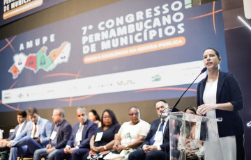 Em congresso da Amupe, governadora Raquel Lyra anuncia cofinanciamento para a educação de base nas redes municipais