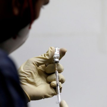 Técnicos da Anvisa inspecionam laboratório indiano que produz Covaxin