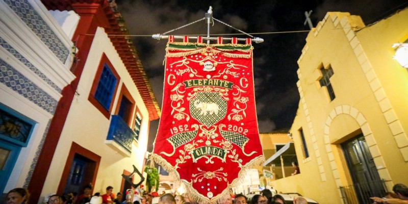 Em Olinda o clube Elefante desfila a partir das 17h e no Recife tem shows a partir das 20h