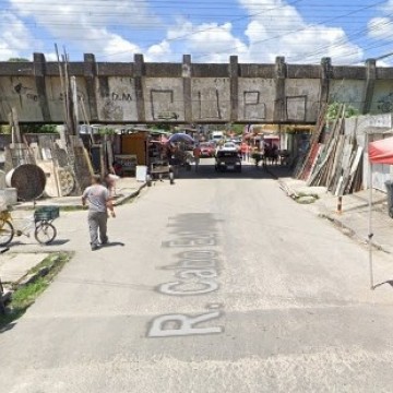 Centro do Recife tem trecho interditado devido a obra de esgoto realizada pela Compesa