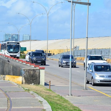 Ponte Giratória, que liga o bairro de São José ao Recife Antigo, será interditada para manutenção; 11 linhas de ônibus são afetadas 