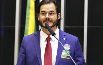 Deputado Túlio Gadelha anuncia apoio a Raquel Lyra 