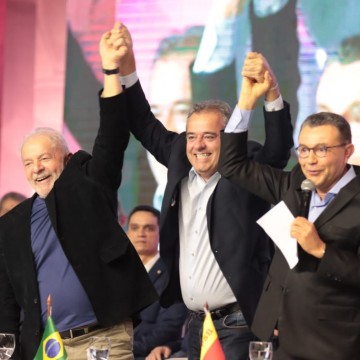 Danilo é reeleito vice-presidente nacional do PSB em congresso da legenda 