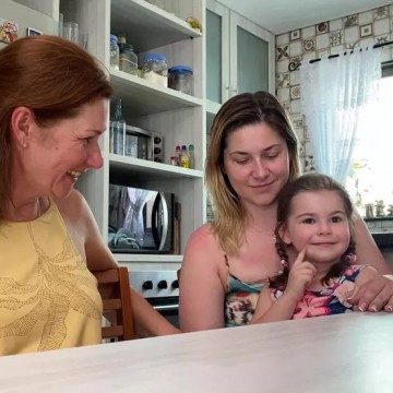 Ucraniana que vive no Recife recebe familiares que fugiram da guerra