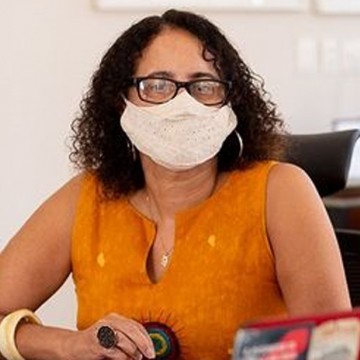 Vice-governadora Luciana Santos anuncia que foi diagnosticada com Covid-19 pela terceira vez