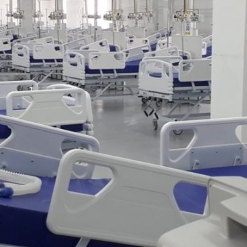 Cai o número de pacientes internados nas UTIs dos hospitais de campanha 