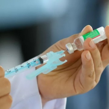  Pernambuco autoriza aplicação da vacina bivalente para todos os grupos prioritários 