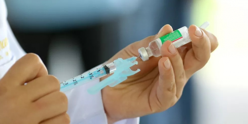 O Estado já disponibilizou as doses das vacinas para todos os municípios.