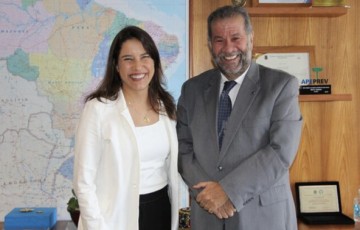 Em Brasília, Raquel Lyra se encontra com o Ministro Carlos Lupi 