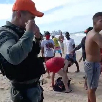 Homem morre após ataque de tubarão na praia de Piedade, em Jaboatão