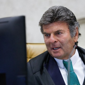 Especialista avalia discurso do Ministro Luiz Fux e comenta sobre crise institucional brasileira 