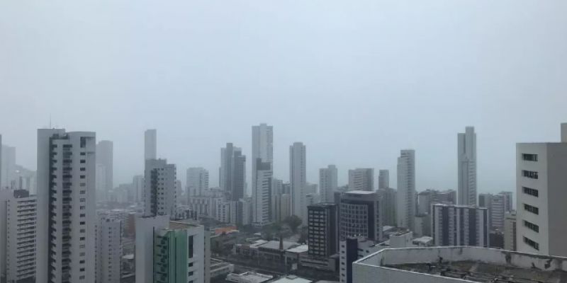 O tempo no Recife seguirá parcialmente nublado