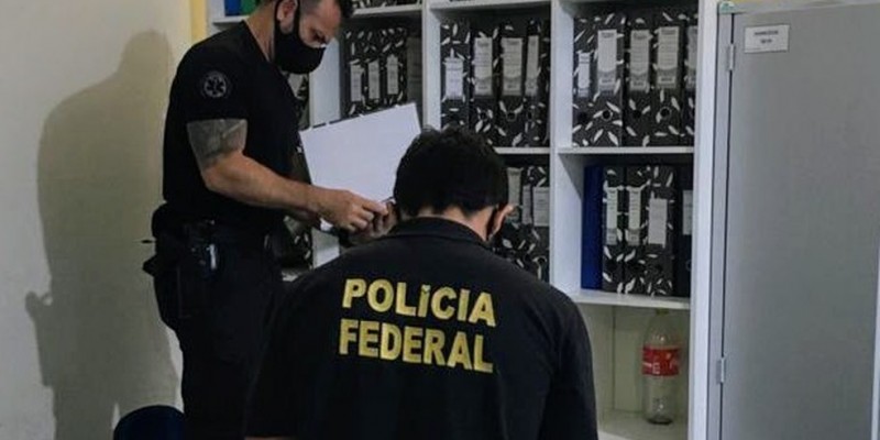 Os alvos são um empresário e ex-servidores da prefeitura do Paulista
