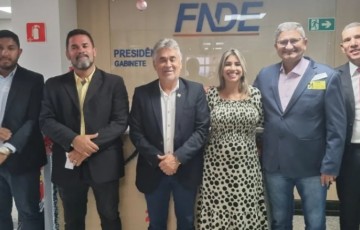 Prefeito de Santa Maria da Boa Vista se reúne com FNDE em busca de recursos em Brasília