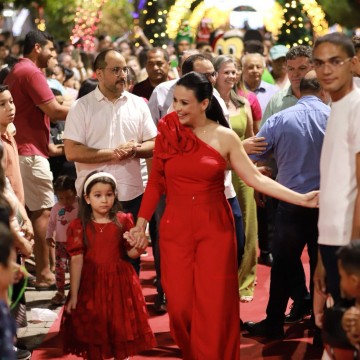 “Natal em família” é inaugurado e encanta moradores de Serra Talhada