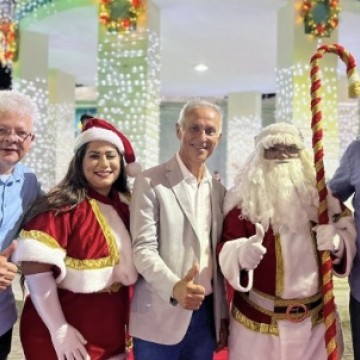 Chegada do Papai Noel e apresentações abrem festividades natalinas em Vitória  