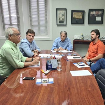 Miguel Coelho e Luciano Bivar se reúnem para debater o cenário político de 2022