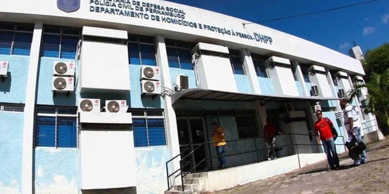 A Polícia Civil de Pernambuco investiga o caso para esclarecer autoria e motivação do crime