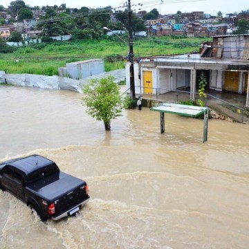 Governo de PE anuncia liberação de R$ 15 milhões para municípios afetados pelas chuvas no Agreste e Mata Sul