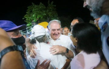 Augusto Coutinho é recebido com festa pela população de Nazaré da Mata