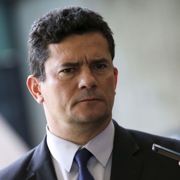 Bolsonaro responde a internauta que saiu em defesa de Sérgio Moro