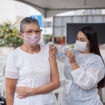Santa Cruz do Capibaribe inicia vacinação contra gripe para público geral