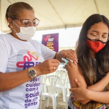 Prefeitura do Recife leva mutirão de vacinação itinerante para 13 localidades no feriado da Semana Santa