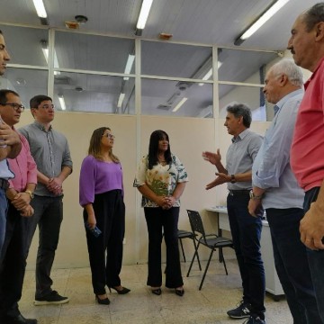 Prefeitura de Paulista discute parcerias para fortalecer geração de emprego na cidade