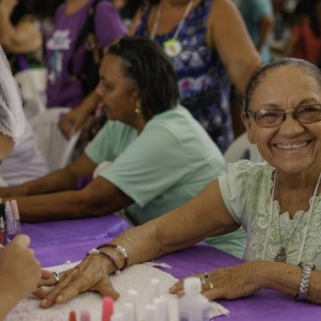 Prefeitura do Recife realiza feira de serviços para comemorar Dia Internacional da Pessoa Idosa