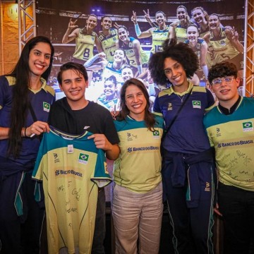 Sul-Americano no Recife: Governadora dá as boas-vindas e deseja boa sorte para a Seleção Brasileira Feminina de Vôlei