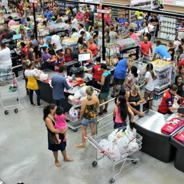 Vendas do comércio crescem 0,9% em Pernambuco em julho, acima da média nacional