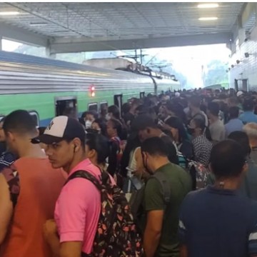 Mais uma vez, Metrô do Recife apresenta falhas e causa transtornos aos usuários