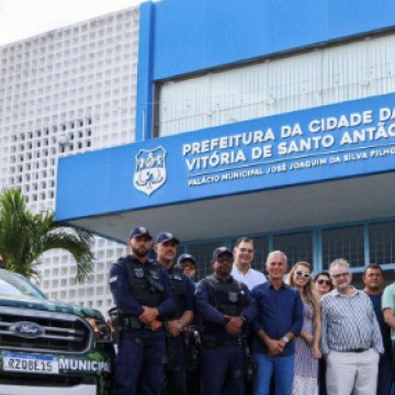 Prefeito Paulo Roberto realiza entrega de viatura da Patrulha Ambiental