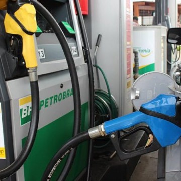 Valor da gasolina supera R$ 8 em alguns municípios pernambucanos