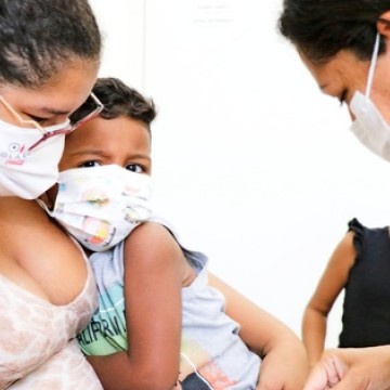 Prefeitura do Recife oferece vacinação itinerante contra Covid-19 