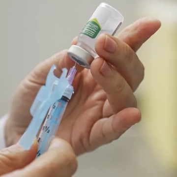 Pernambuco recebe vacina contra influenza e antecipa vacinação nos municípios