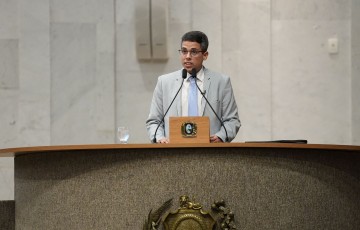 Jarbas Filho lança proposta para isenção da taxa de inscrição em vestibulares para alunos da rede pública