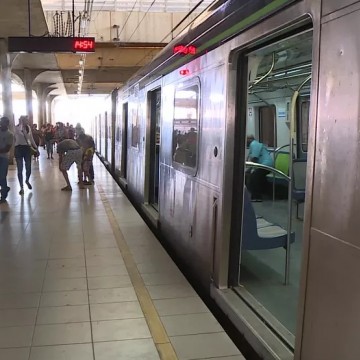 Metroviários do Recife decretam estado de greve