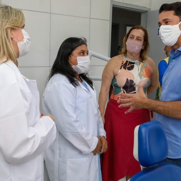 Anderson Ferreira entrega mais uma Unidade de Saúde da Família no bairro dos Curados