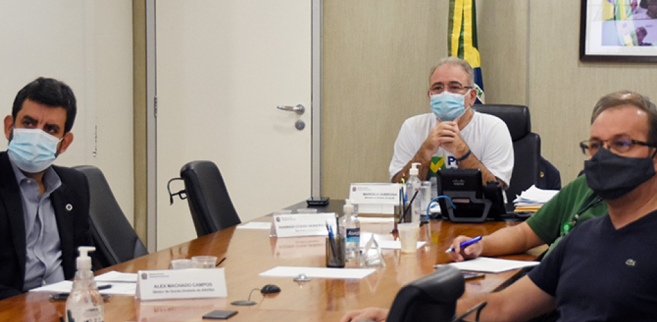 Ministro da Saúde discute estratégias para barrar entrada de variantes no Brasil 