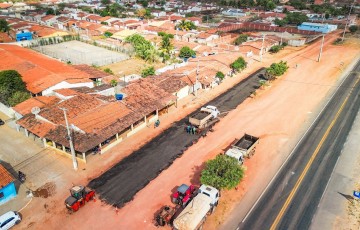 Prefeitura de Araripina inicia obras de pavimentação no distrito do Morais