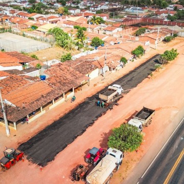 Prefeitura de Araripina inicia obras de pavimentação no distrito do Morais