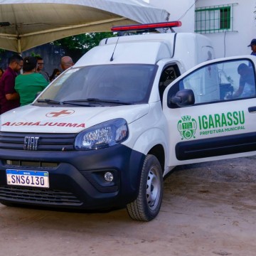 Prefeita Elcione entrega nova ambulância para Unidade de Saúde da Família de Tabuleiro