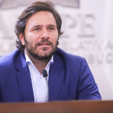 Rodrigo Novaes promove instalação da Frente Parlamentar em Defesa dos Usuários do Sistema Público de Saúde
