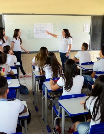 Governo edita MP e cria poupança para estudantes do ensino médio inscritos no CadÚnico