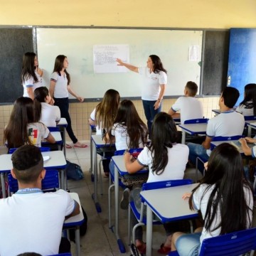 Governo edita MP e cria poupança para estudantes do ensino médio inscritos no CadÚnico