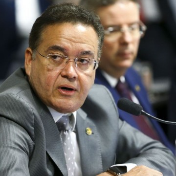 Comissão da reforma tributária receberá Paulo Guedes na próxima semana